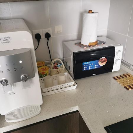 Free Netflix! Zas Suite At Troika Residence, Kb Κότα Μπάρου Εξωτερικό φωτογραφία